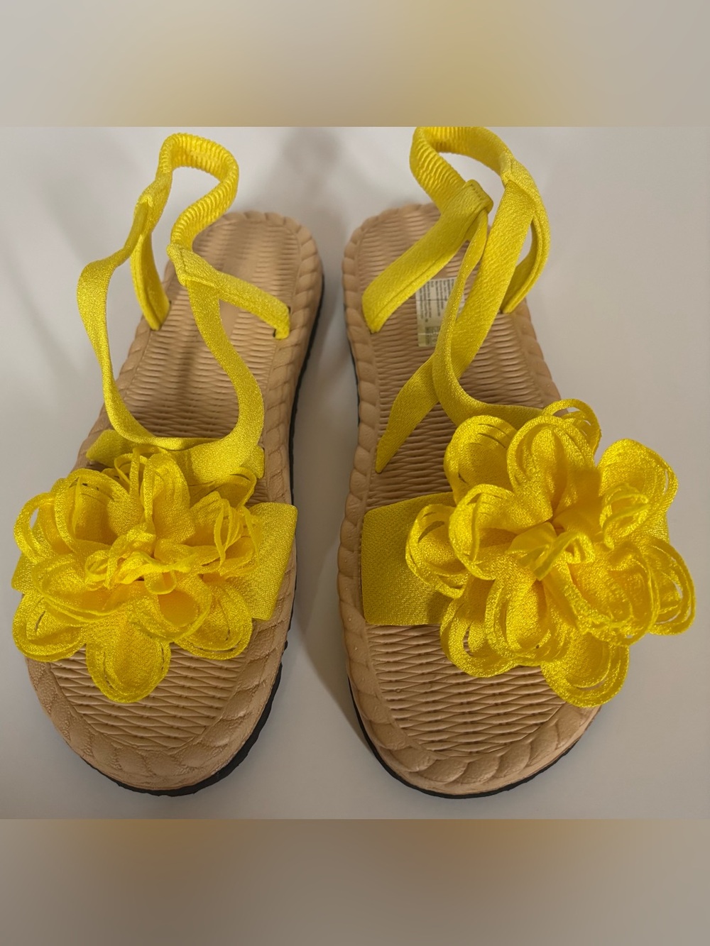 Yellow Floral Espadrille Sandals Size 9 / 41 NWOT Summer Vacation Shoes